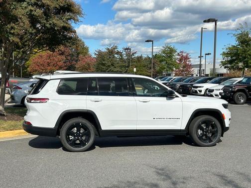 2025 Jeep Grand Cherokee L Laredo