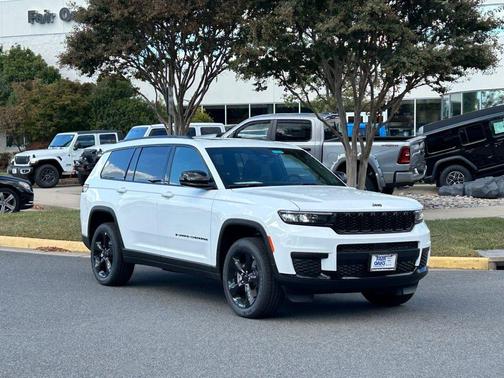 2025 Jeep Grand Cherokee L Laredo