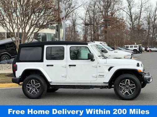 Bright White Clearcoat 2024 Jeep Wrangler Sahara