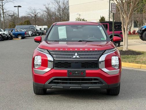 2022 Mitsubishi Outlander ES
