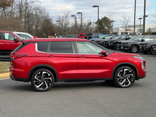 2022 Mitsubishi Outlander ES