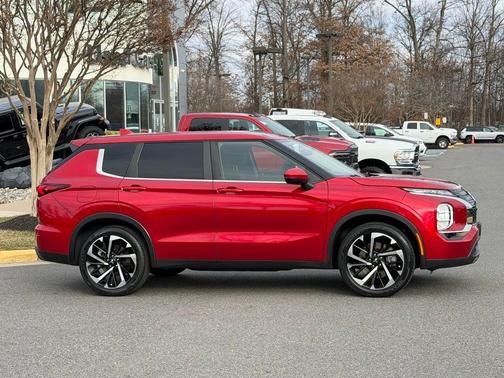2022 Mitsubishi Outlander ES