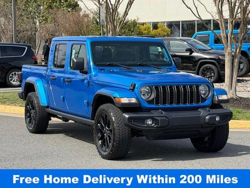 Hydro Blue Pearlcoat 2024 Jeep Gladiator Nighthawk