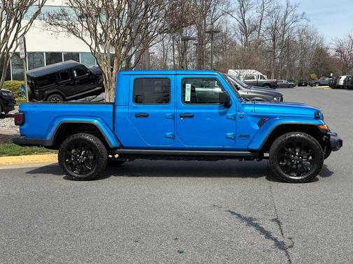 2024 Jeep Gladiator Nighthawk