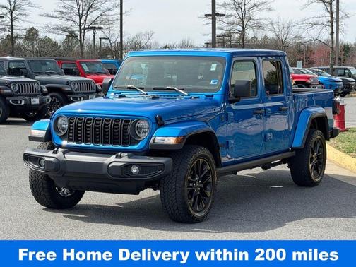 Hydro Blue Pearlcoat 2024 Jeep Gladiator Nighthawk