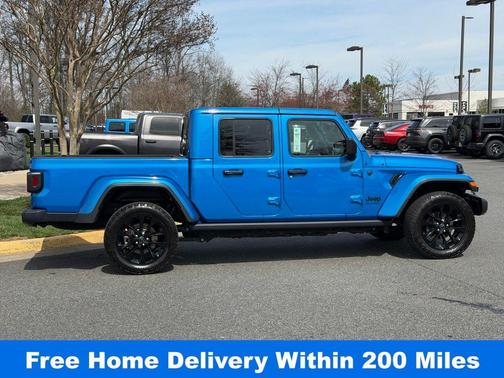 Hydro Blue Pearlcoat 2024 Jeep Gladiator Nighthawk