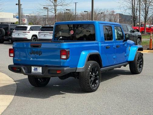 2024 Jeep Gladiator Nighthawk