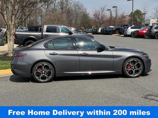 Vesuvio Gray Metallic 2024 Alfa Romeo Giulia Veloce