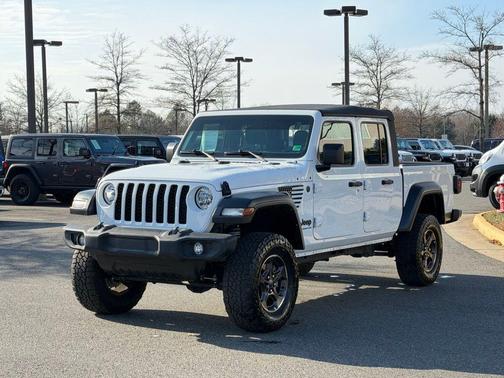 2022 Jeep Gladiator Sport