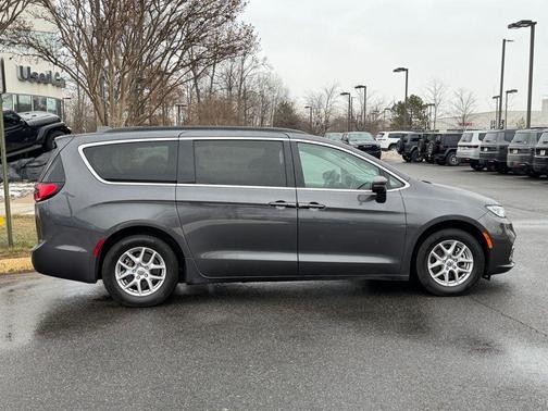 2022 Chrysler Pacifica Touring-L