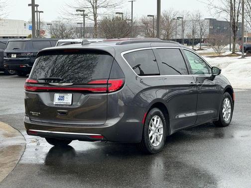 2022 Chrysler Pacifica Touring-L