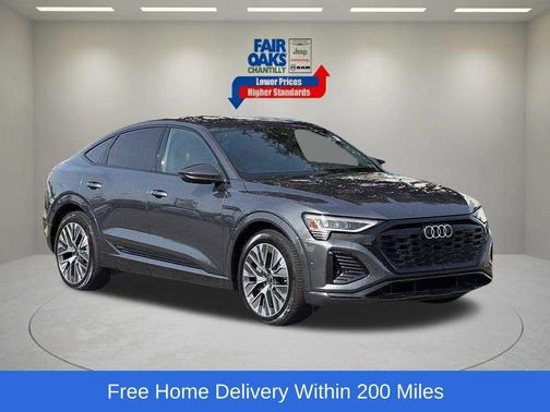 Daytona Gray Pearl Effect 2024 Audi Q8 e-tron S line Premium