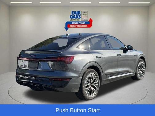 Daytona Gray Pearl Effect 2024 Audi Q8 e-tron S line Premium