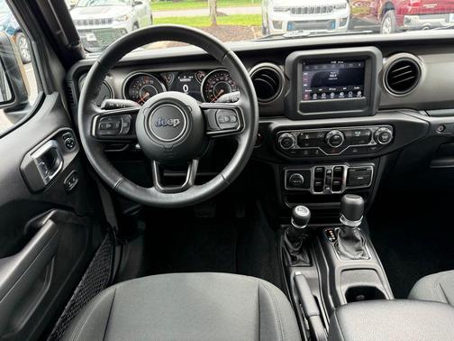 2022 Jeep Gladiator Sport