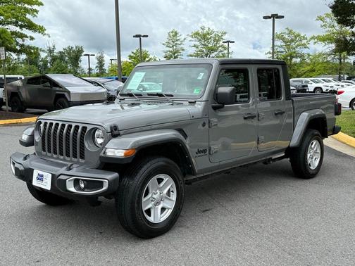 2022 Jeep Gladiator Sport