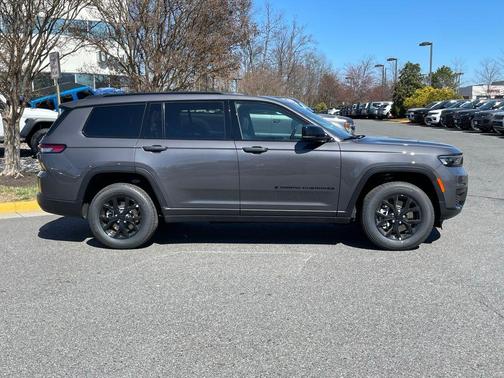 2025 Jeep Grand Cherokee L Laredo