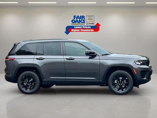 2025 Jeep Grand Cherokee Laredo
