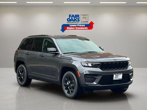 2025 Jeep Grand Cherokee Laredo