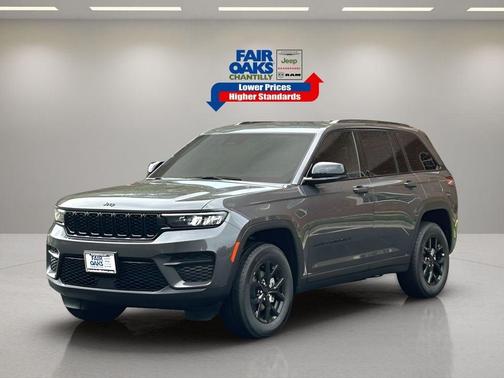 2025 Jeep Grand Cherokee Laredo