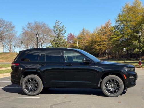 2025 Jeep Grand Cherokee Summit