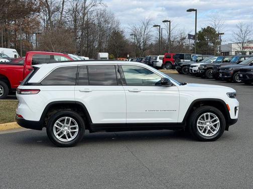 2024 Jeep Grand Cherokee Laredo X