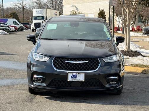 2023 Chrysler Pacifica Hybrid Touring L