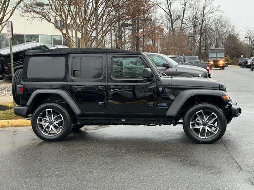 2025 Jeep Wrangler 4xe Sport