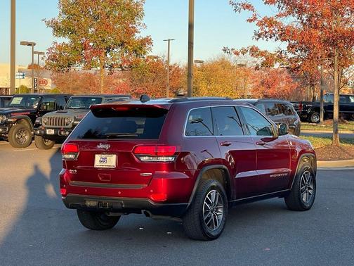 2020 Jeep Grand Cherokee Laredo