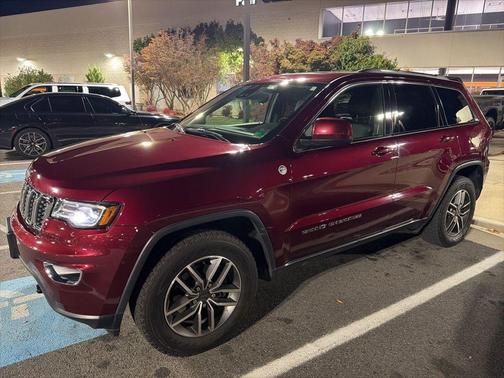 2020 Jeep Grand Cherokee Laredo