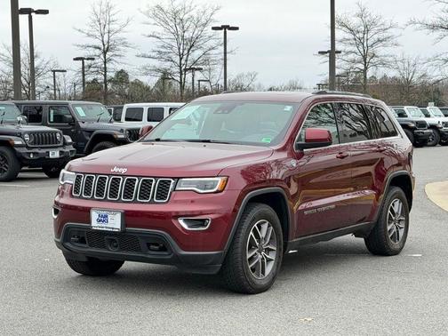 2020 Jeep Grand Cherokee Laredo