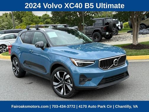 2024 Volvo XC40 B5 Ultimate Bright Theme