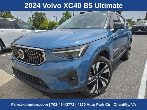 2024 Volvo XC40 B5 Ultimate Bright Theme