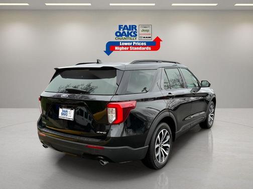 2022 Ford Explorer ST-Line