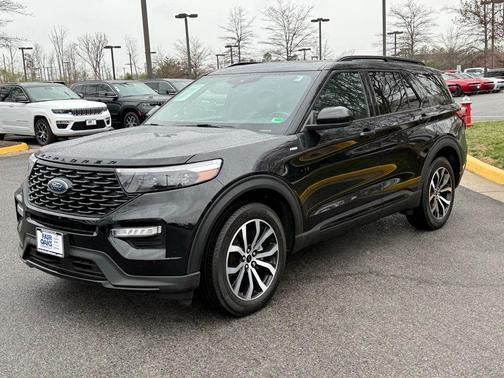 2022 Ford Explorer ST-Line