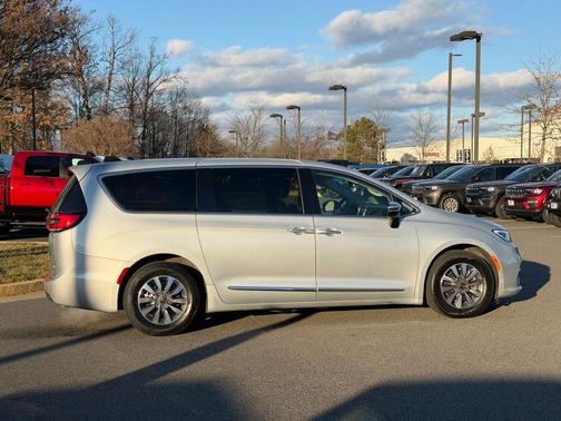 2023 Chrysler Pacifica Hybrid Limited