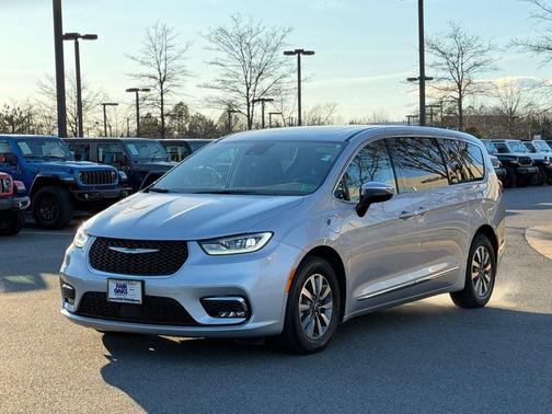 2023 Chrysler Pacifica Hybrid Limited