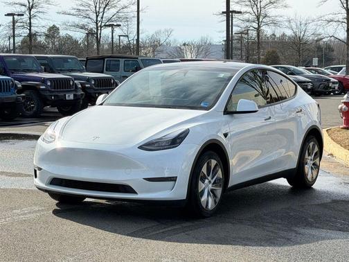 2024 Tesla Model Y Long Range