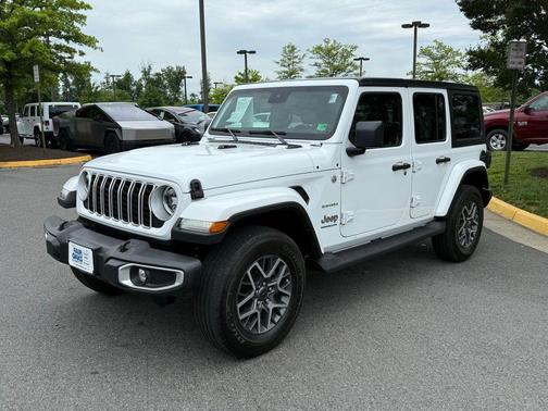 2024 Jeep Wrangler Sahara