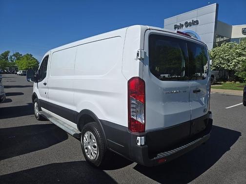 2022 Ford Transit-250 Base