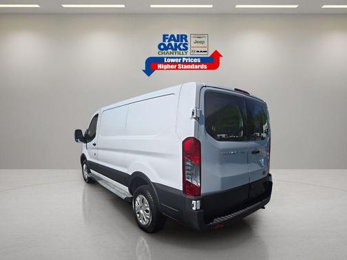 2022 Ford Transit-250 Base