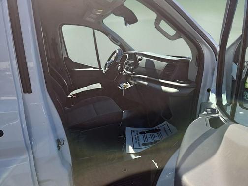 2022 Ford Transit-250 Base