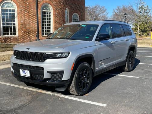 2025 Jeep Grand Cherokee L Laredo