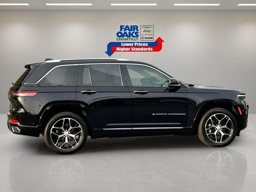 2023 Jeep Grand Cherokee Summit