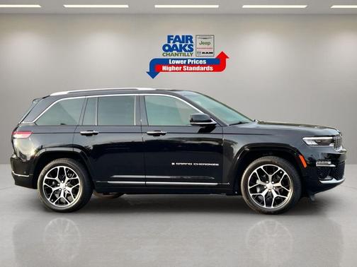 2023 Jeep Grand Cherokee Summit