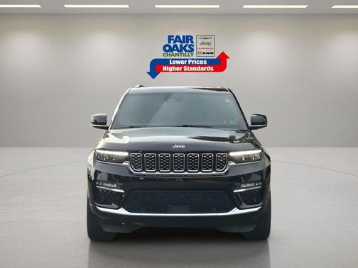 2023 Jeep Grand Cherokee Summit
