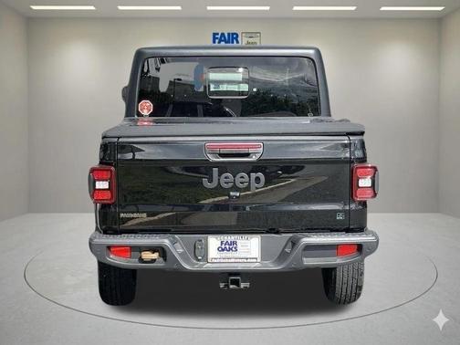 Black Clearcoat 2026 Jeep Gladiator 85th Anniversary Edition