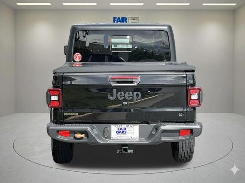 Black Clearcoat 2026 Jeep Gladiator 85th Anniversary Edition