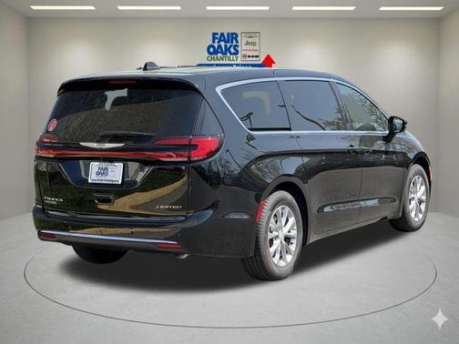 Diamond Black 2026 Chrysler Pacifica Limited