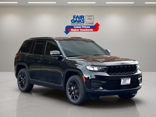 2025 Jeep Grand Cherokee Laredo
