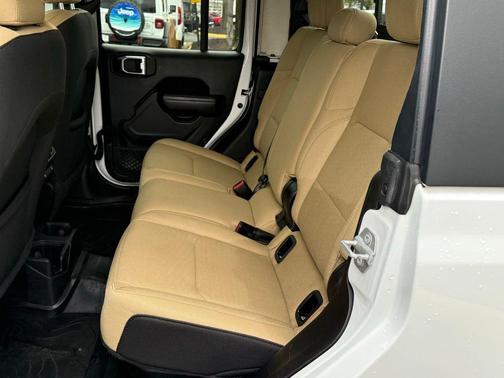 2020 Jeep Gladiator Sport